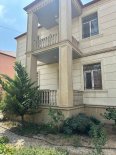 4 otaqlı həyət evi yeni tikili sahəsi 200 kvadratmetr