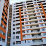 Masazırda 2 otaqlı 80m² təmirsiz mənzil satılır