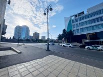 Satılır 3 otaqlı köhnə tikili 65 m², Elmlər Akademiyası m.